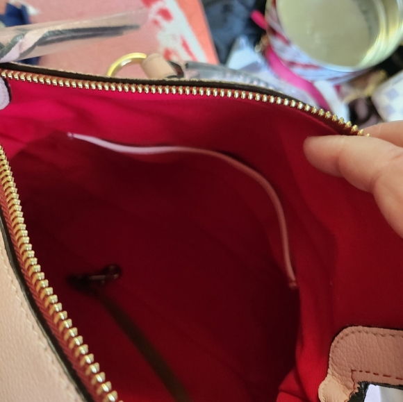 New Dooney and Bourke Satchel - Picture 11 of 15